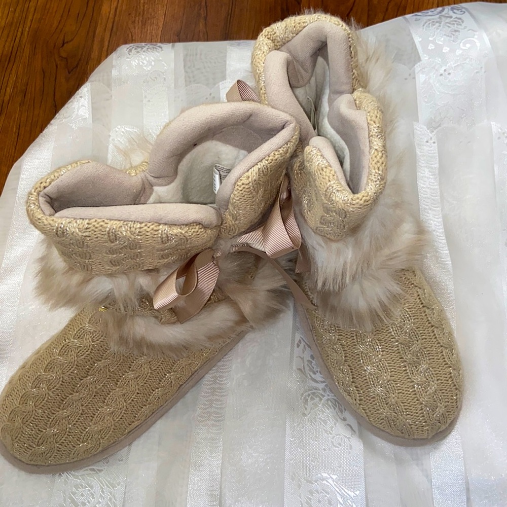🦋🦋Dearfoams Sippers 🦋🦋